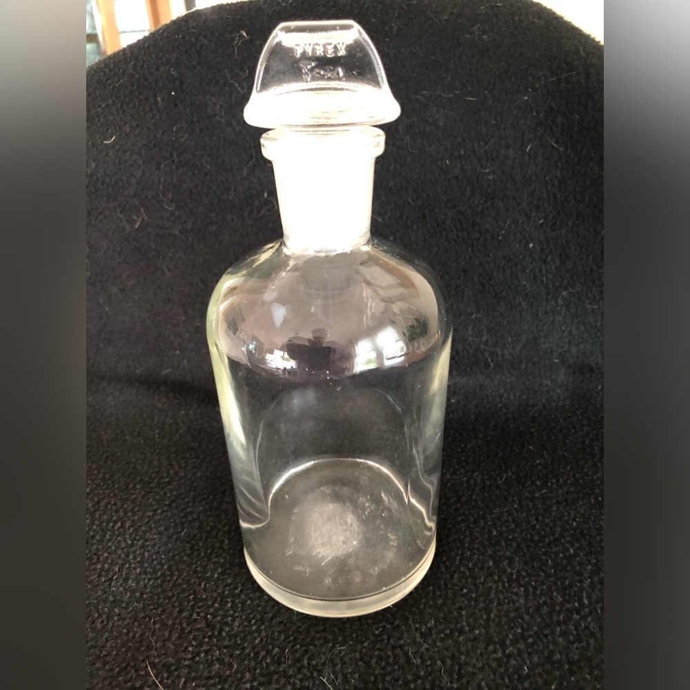 Vintage Pyrex F-8 Apothecary / Chemist Bottle with Top Ground Stopper